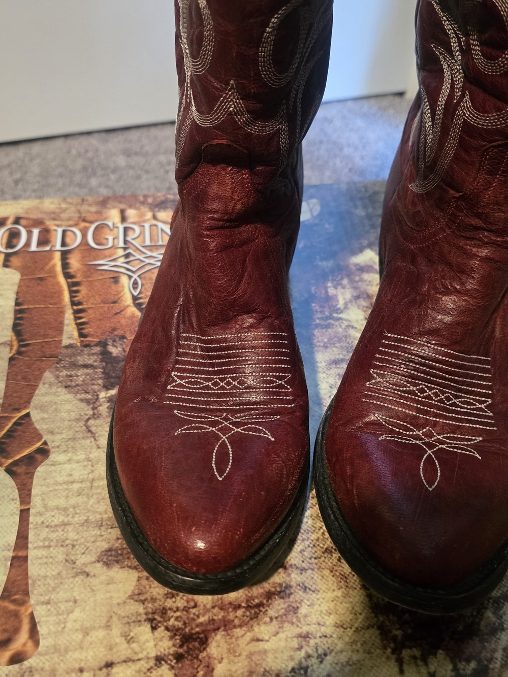 Old Gringo Burgundy Western Boots with Silver Stitching - Picture 5 of 6